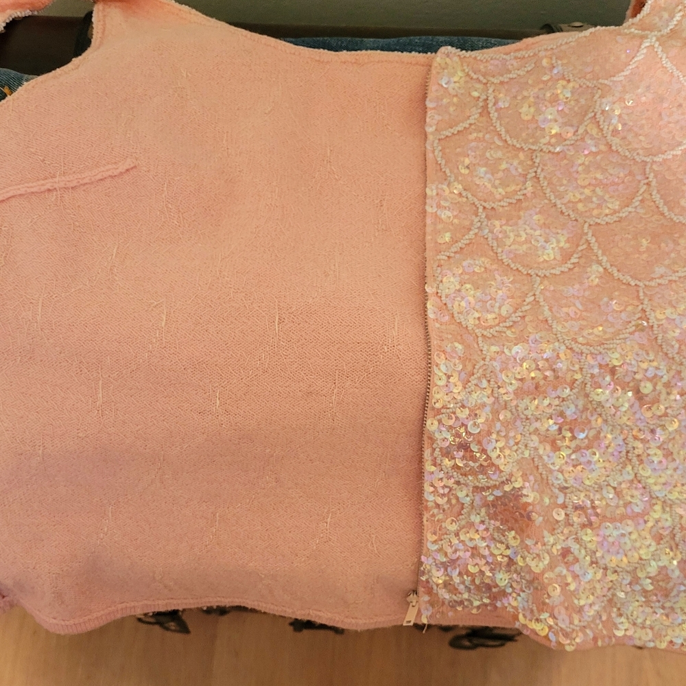 Salmon Pink Arodesent Sequence Top - Picture 4 of 5